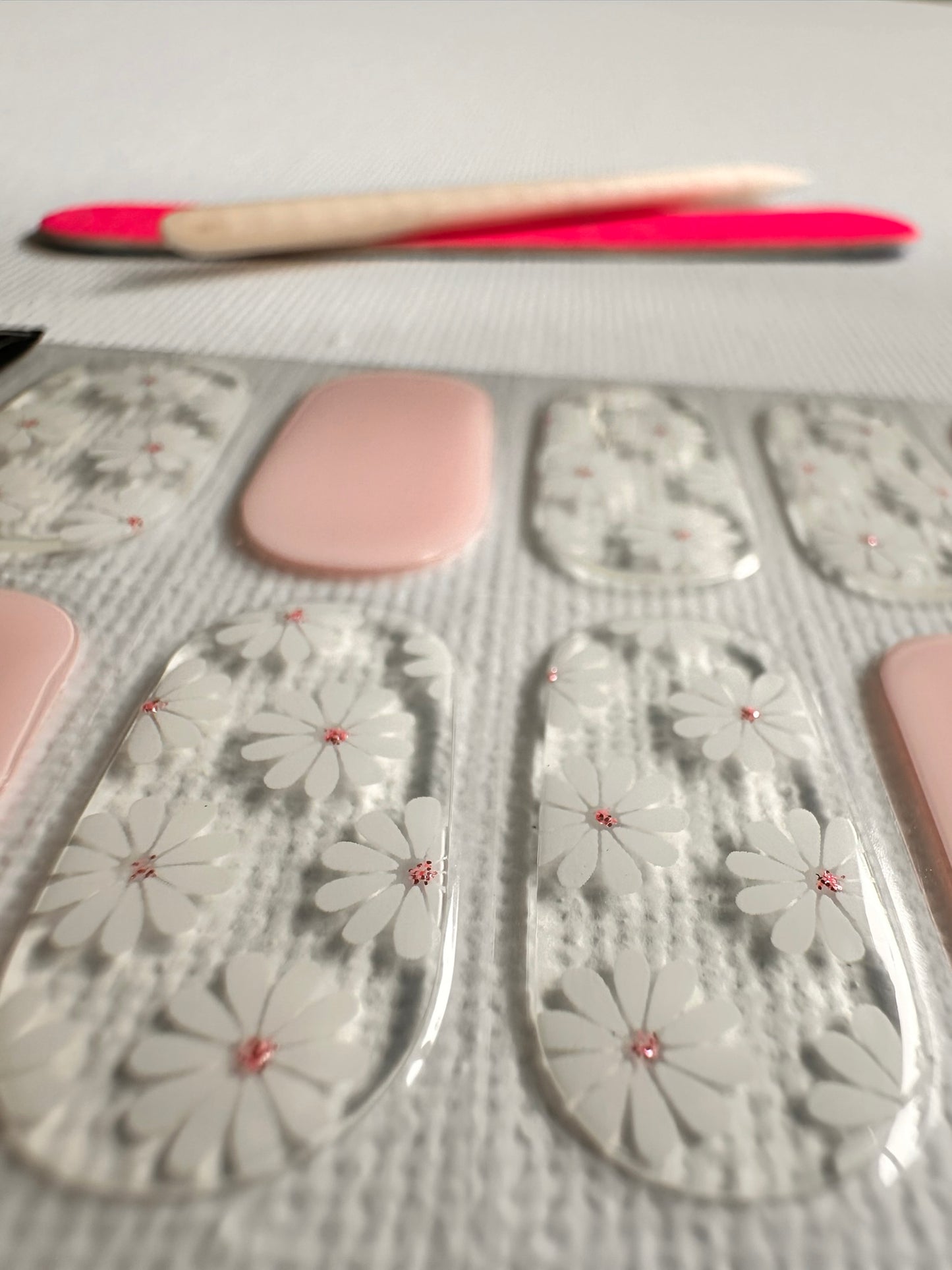 ALL MINE PINK 20pc Long-Lasting Gel Nail Sticker Kit - Vegan, Cruelty-Free, and Non-Toxic