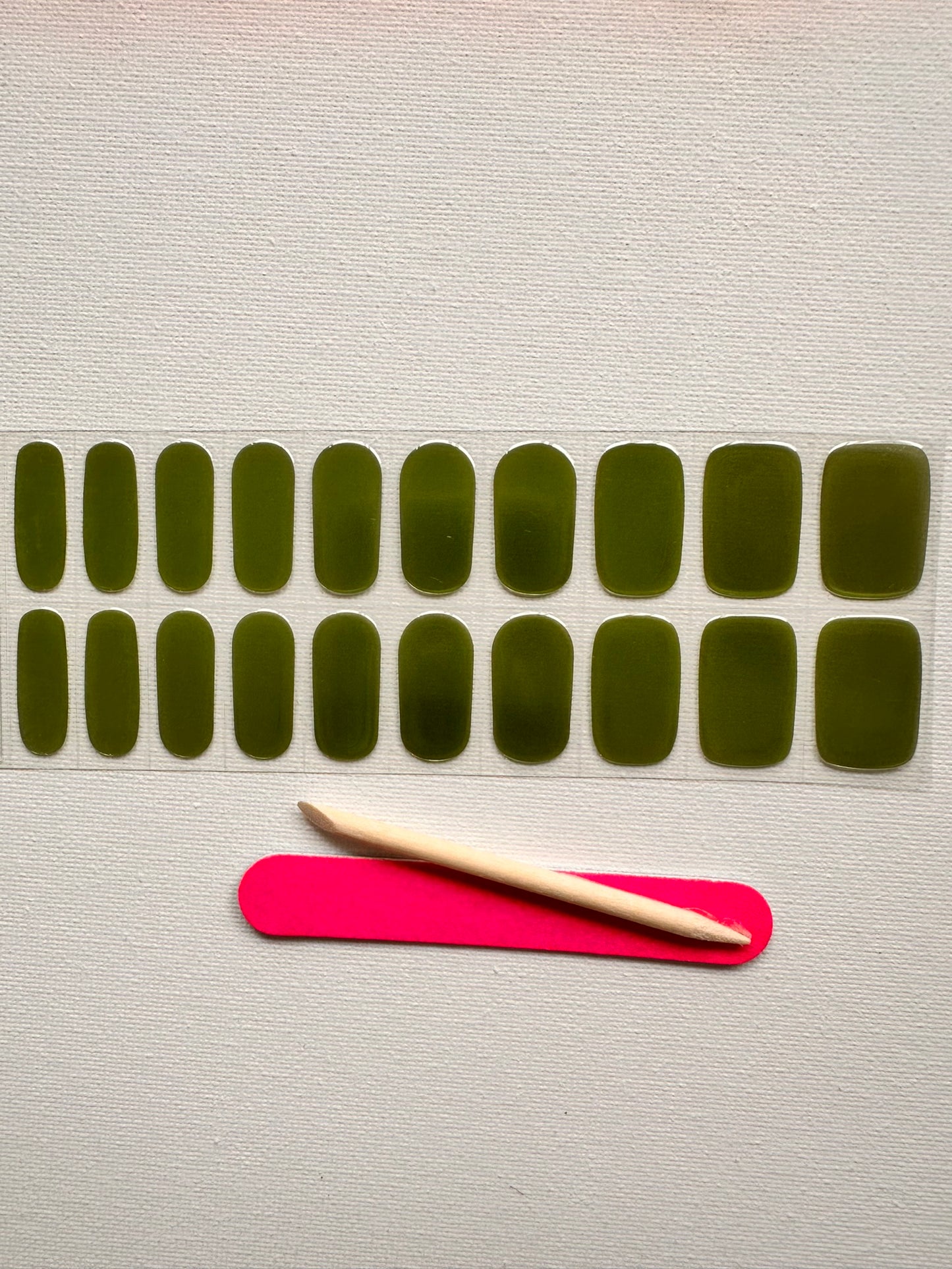 MYKONOS CHROME 20pc Long-Lasting Gel Nail Sticker Kit - Vegan, Cruelty-Free, and Non-Toxic