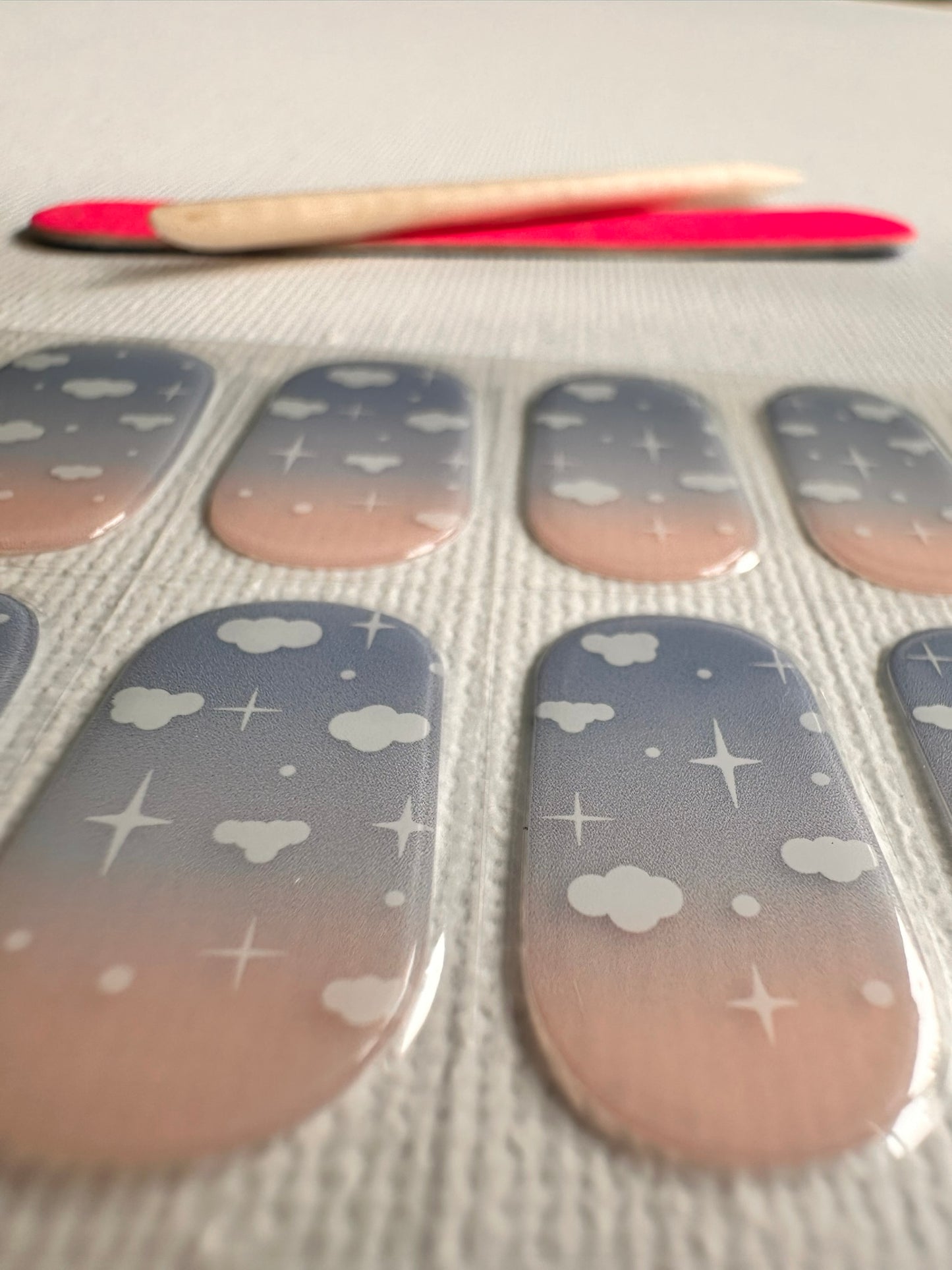 SNOW BUNNY 20pc Long-Lasting Gel Nail Sticker Kit - Vegan, Cruelty-Free, and Non-Toxic
