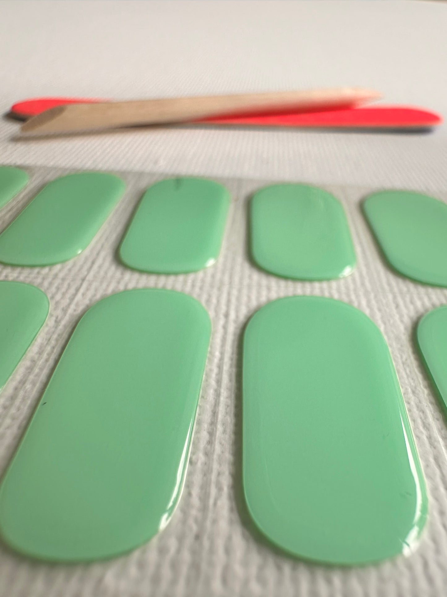 TIFF green 20pc Peel-Off Gel Nail Stickers - Easy Removal, LED Light, Vegan & Cruelty-Free