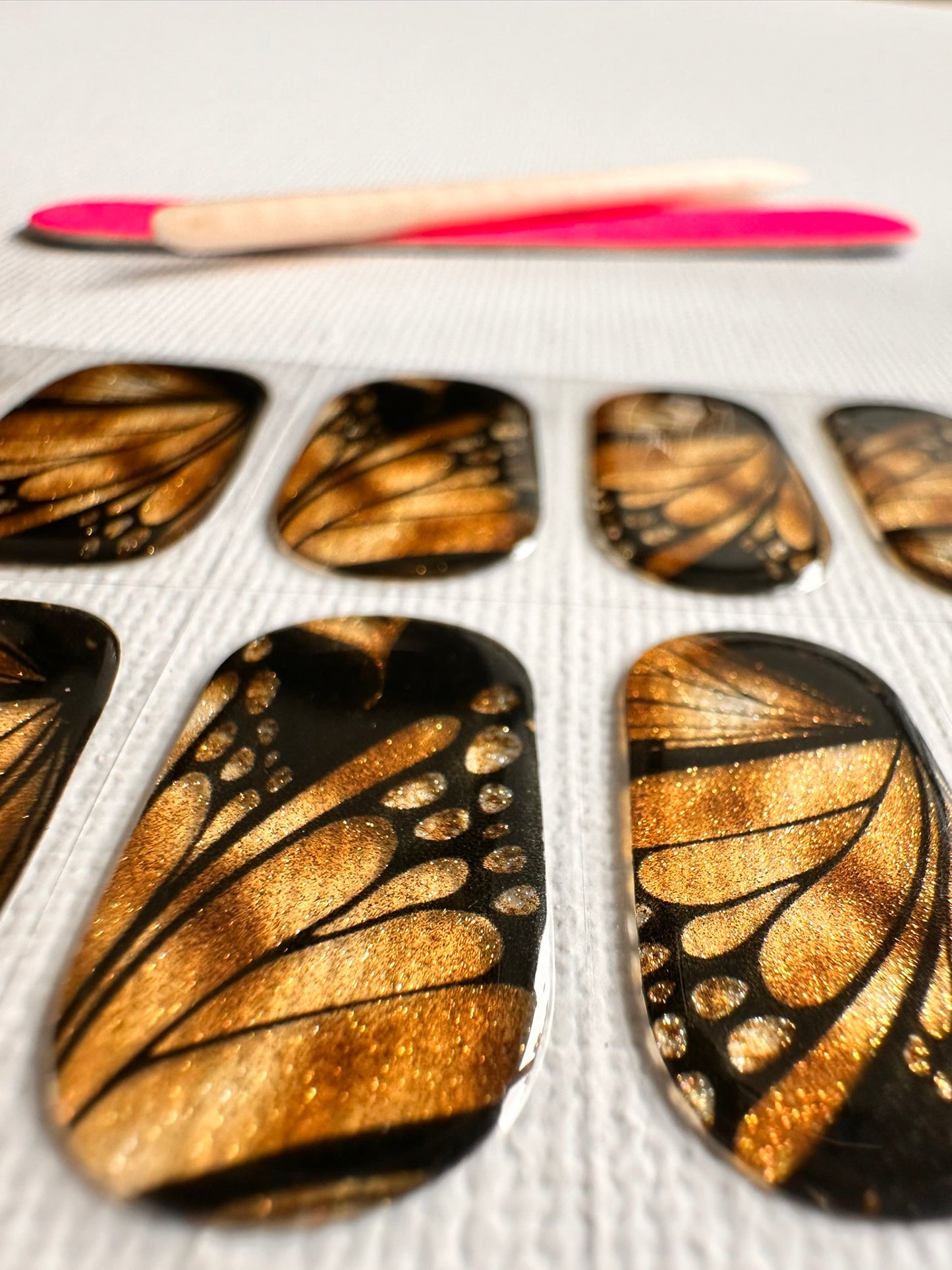 GOLD WINGS 20pc Long-Lasting Gel Nail Sticker Kit - Vegan, Cruelty-Free, and Non-Toxic