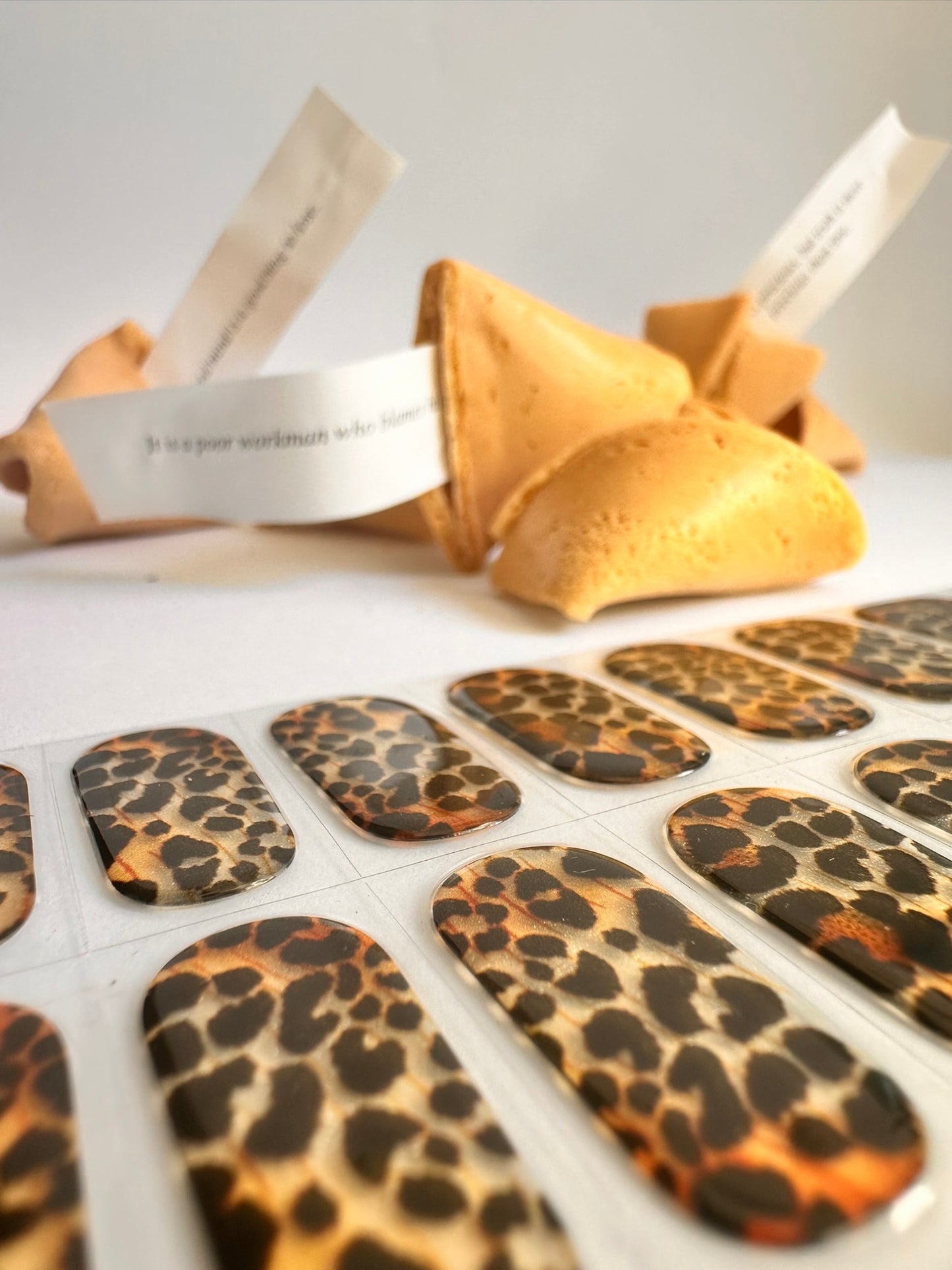 JUNGLE Peel-Off Gel Nail Stickers - Easy Removal, LED Light, Vegan & Cruelty-Free