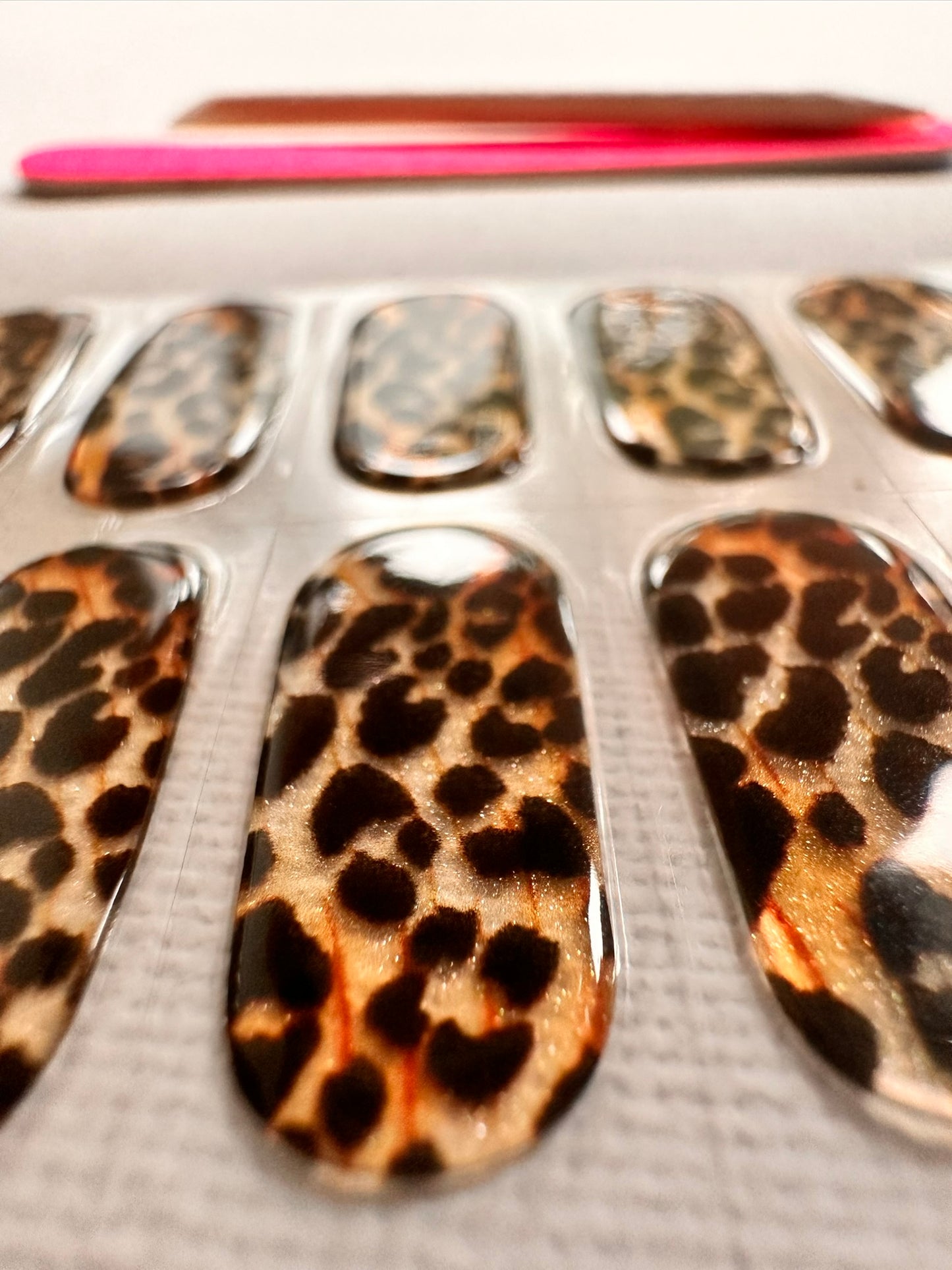 JUNGLE Peel-Off Gel Nail Stickers - Easy Removal, LED Light, Vegan & Cruelty-Free